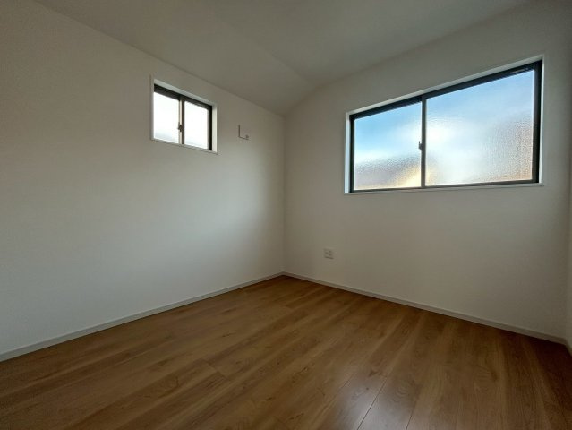 向日市寺戸町大牧　の洋室|2階納戸4.5帖
物置スペースとして、お子様のお部屋として、様々な使い道のあるお部屋となっております。