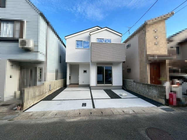 【価格改定】向日市寺戸町大牧　の外観|ホワイト×グレーのシンプルでオシャレな外観。