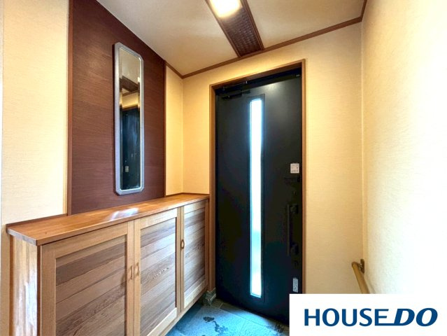 沼田市白沢町尾合　中古戸建の玄関