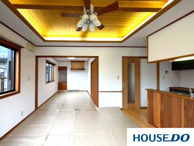 沼田市白沢町尾合　中古戸建の居間・リビング