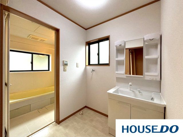 沼田市白沢町尾合　中古戸建の洗面所