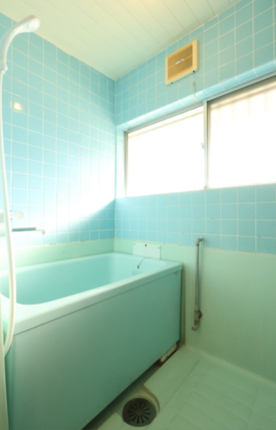 熊本市中央区帯山６丁目のアパートの浴室