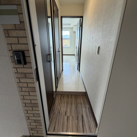 リバースマウンテン壱番館の玄関|きれいな玄関です