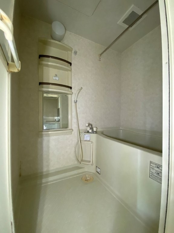 プリムヴェール館向Ｂ棟の浴室