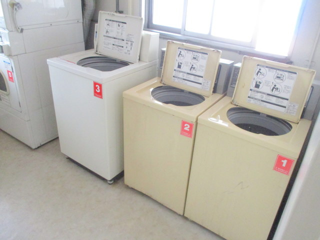キャッスル新宿のその他共用部分|建物内コインランドリー。