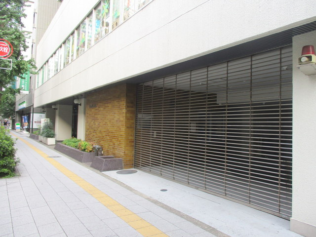 キャッスル新宿のエントランス