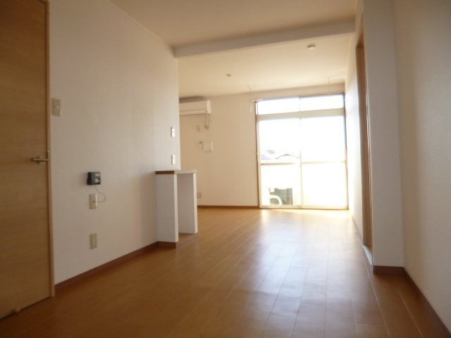 ニューシティ大島の居間・リビング