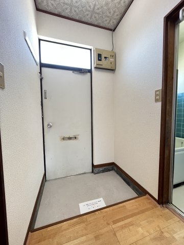 リバーハイツの玄関