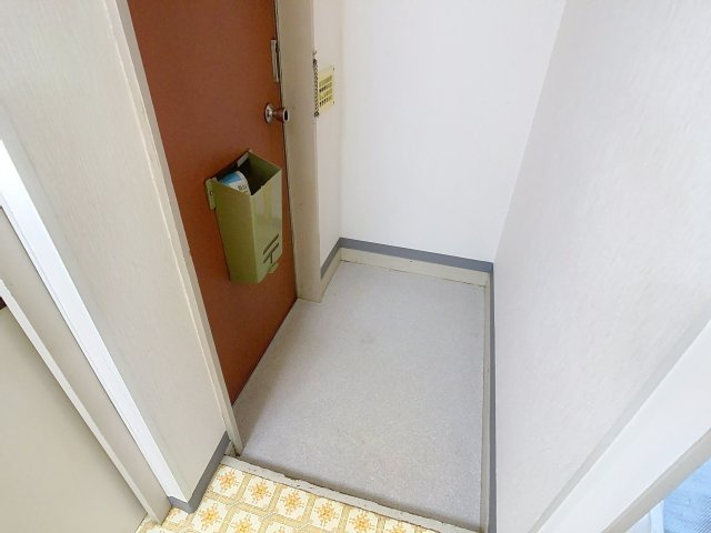 ヤマシチハイツの玄関