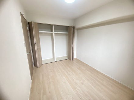 浜甲子園グリーンマンションの洋室