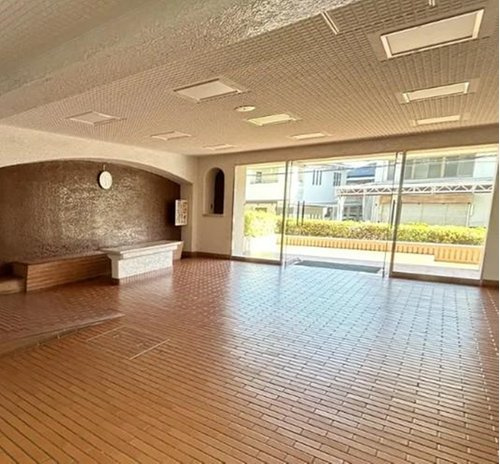 浜甲子園グリーンマンションのエントランス