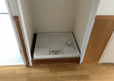 【ランドリースペース】 | ヴェルドミール大和田 | ランドリースペースも気になります。洗濯機置場があり「洗う、干す、取り込む、アイロンがけ、たたむ」など、洗濯に関する家事をするための空間です。広さや収納など付帯設備も含めて、詳細は現地でご確認ください。