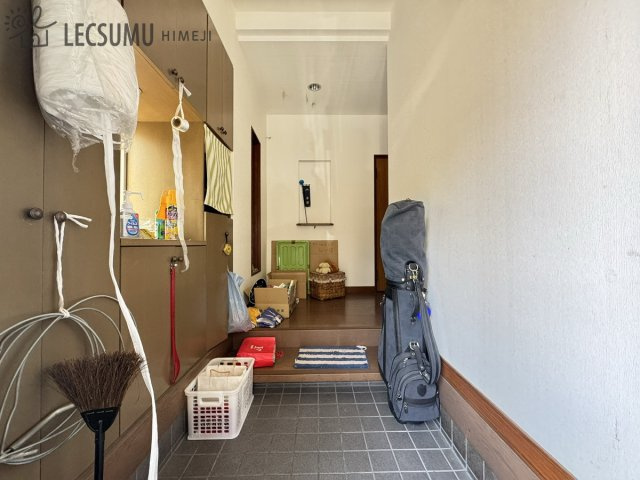 姫路市白浜町/中古戸建の玄関