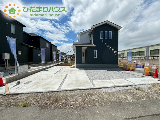 鴻巣市小松第3　新築戸建　リーブルガーデン01の駐車場