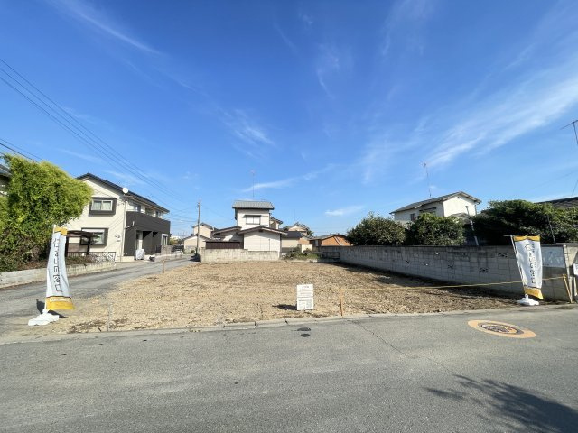 売地・住宅用地　太田市安良岡町　建築条件なし　北の杜学園の前面道路含む現地写真|建物を解体いたしました！更地になったので土地の全体が見渡せ建築のイメージが付きやすくなりましたね！