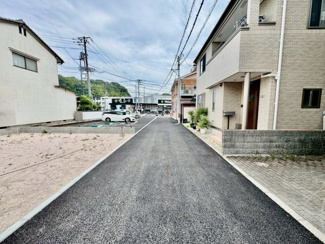 【前面道路含む現地写真】