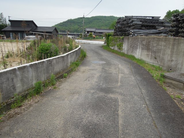 金光町佐方売地の前面道路含む現地写真