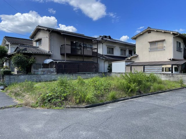 春日台売地の前面道路含む現地写真