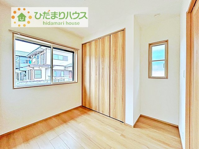 【洋室】 | 牛久市栄町2丁目　中古戸建 | 木の温もりがやさしいフローリング