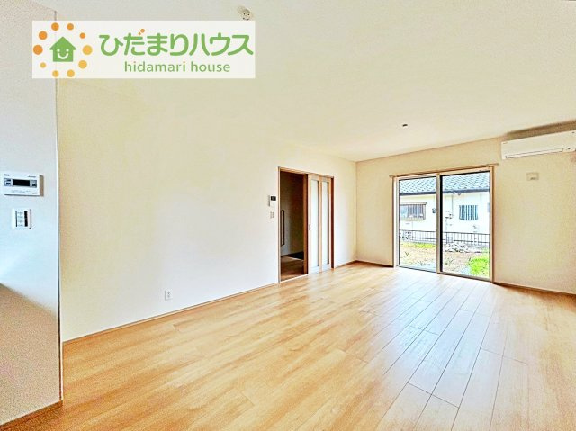【居間・リビング】 | 牛久市栄町2丁目　中古戸建 | 「天井が高いだけでこんなに広く感じるの？」という驚きを是非一度体験してください(^^)