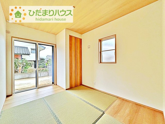 【和室】 | 牛久市栄町2丁目　中古戸建 | 扉を閉じれば来客用のお部屋として。開いて広い空間を作れば、お子様の遊び部屋として使えます！