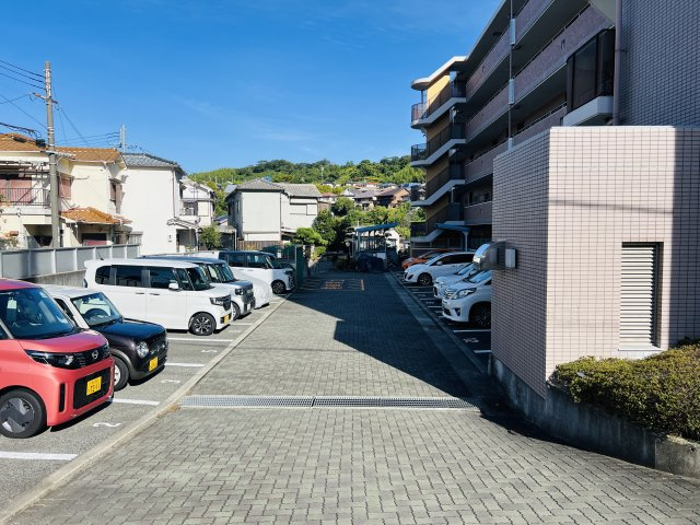 ラウムズ垂水Ⅱの駐車場