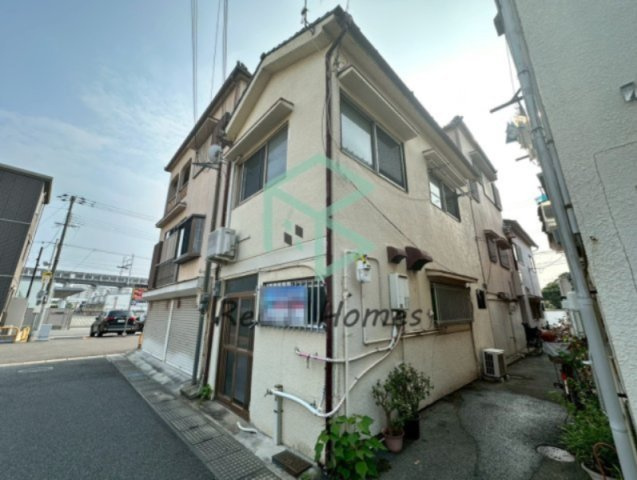 千代田公園前貸家の外観