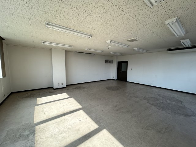 大沢建設　第6ビルの内装