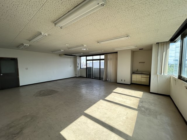 大沢建設　第6ビルの内装