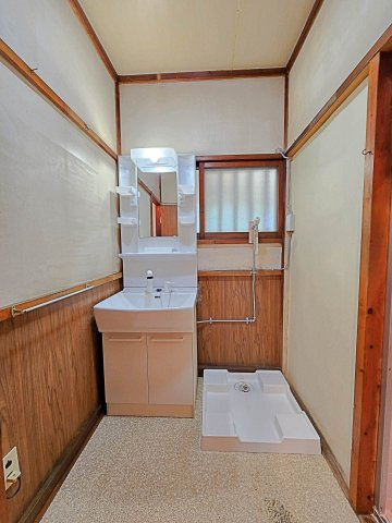 足利市毛野新町１丁目の中古一戸建の洗面所