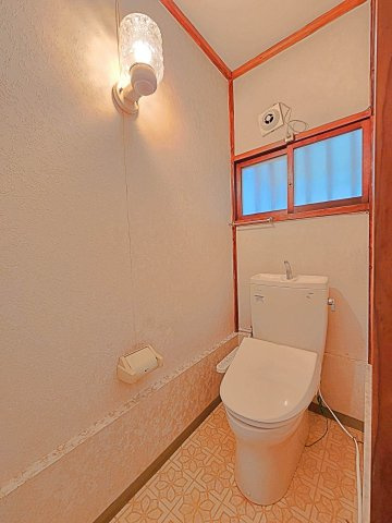 足利市毛野新町１丁目の中古一戸建のトイレ