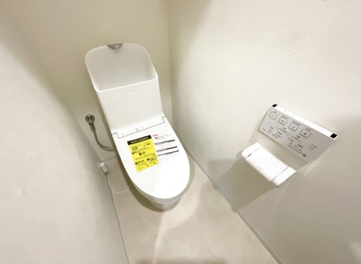 【トイレ】 | 宇治市宇治野神　中古戸建 | 特に気になるトイレですが、こちらも新調して清潔な水回りへ。安心してお使い下さい。