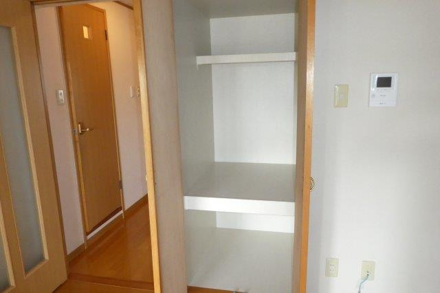 総社市井尻野の賃貸マンションの収納|ＤＫ収納