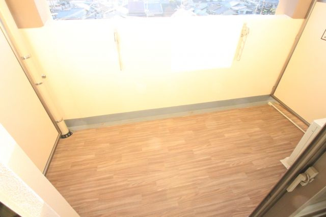 ラピーヌ近大前  近畿大学  一人暮らしのバルコニー