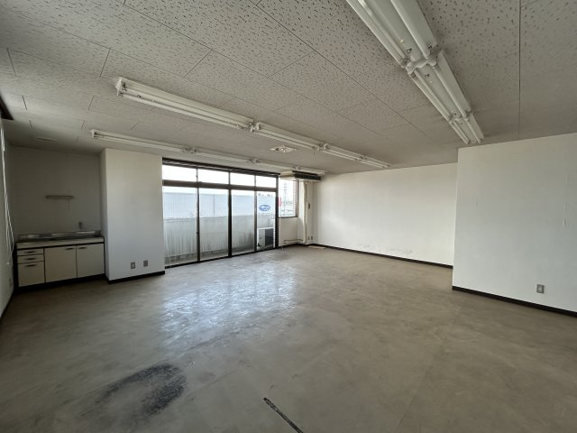 大沢建設　第6ビルの内装