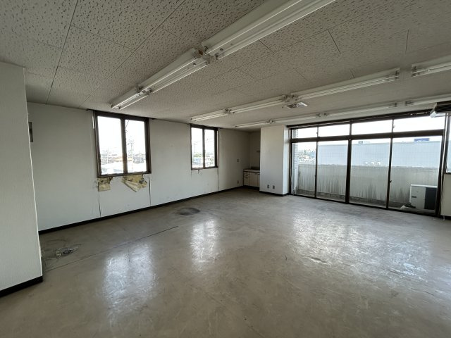 大沢建設　第6ビルの内装