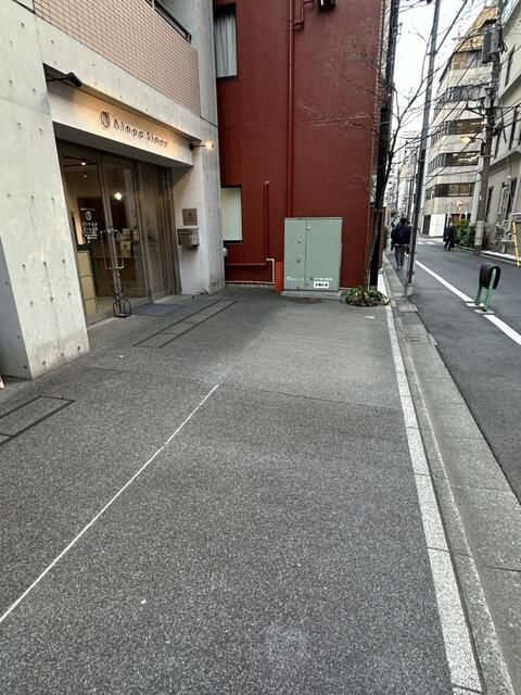 コニファーハウスの駐車場