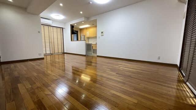 コニファーハウスの居間・リビング