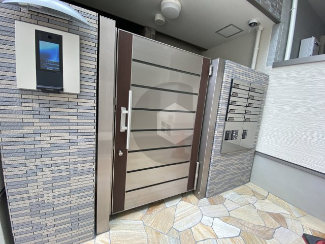 フジパレス小阪2番館のエントランス