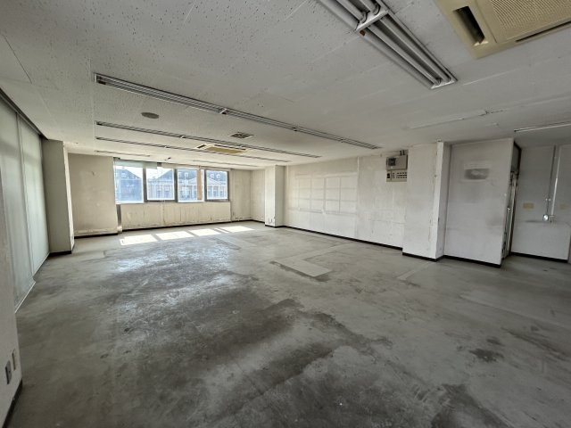 大沢建設　第6ビルの内装