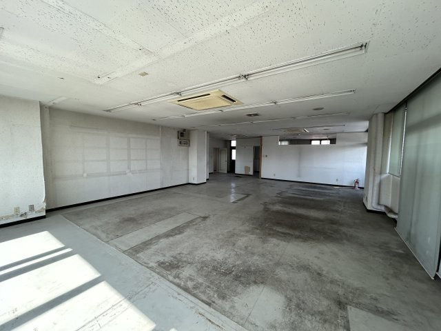 大沢建設　第6ビルの内装