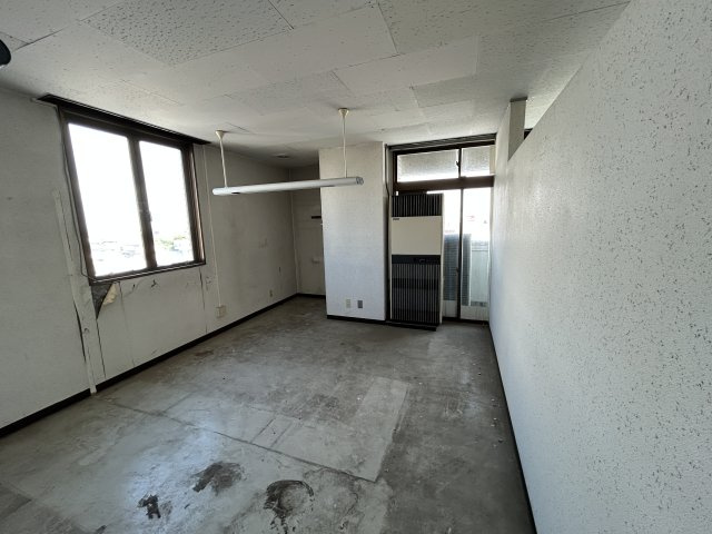 大沢建設　第6ビルの内装