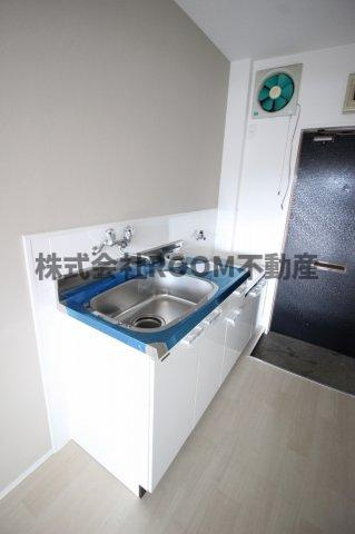 グリーンハイツ姫城のキッチン|コンパクトなキッチンで掃除もラクラク