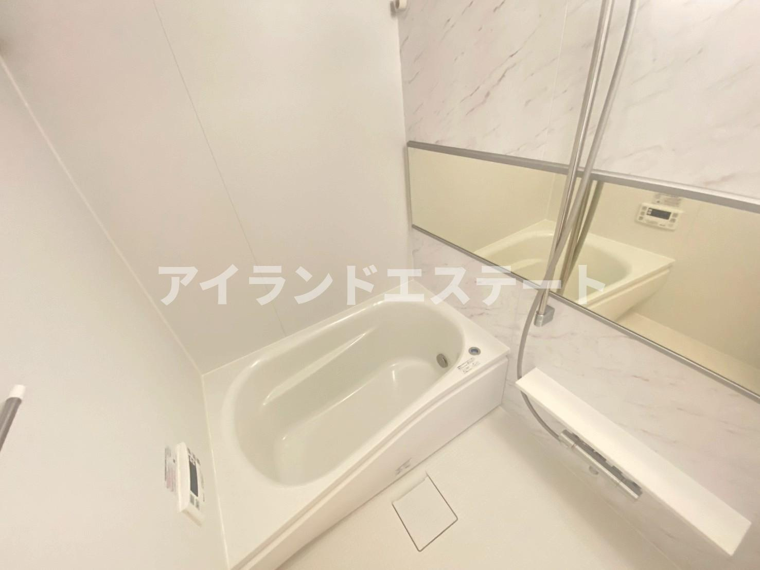 SOCIETY KAKINOKIZAKA ANNEX　敷地内駐車場有　オートロック　ファミリー向けの浴室