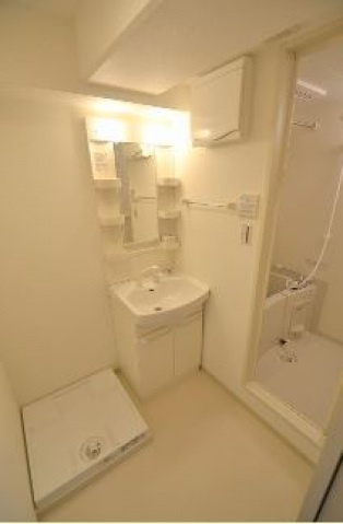 エイトバレー広島駅前通りの洗面所|脱衣スペースもあります