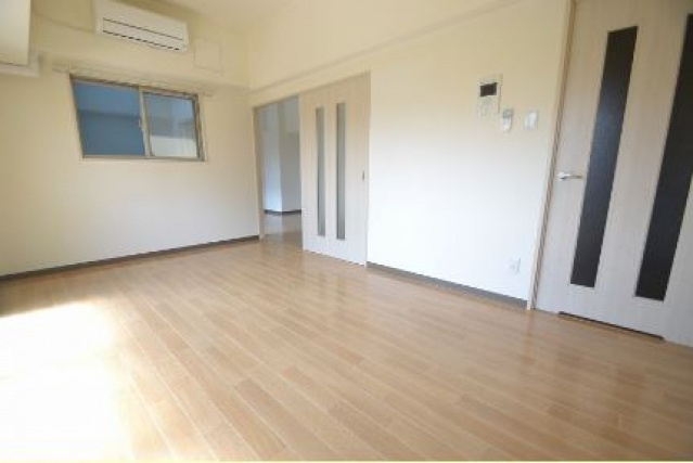 エイトバレー広島駅前通りの居間・リビング|おしゃれなリビングです