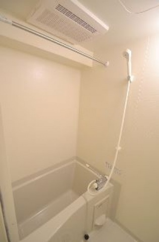 エイトバレー広島駅前通りの浴室|コンパクトで使いやすいお風呂です