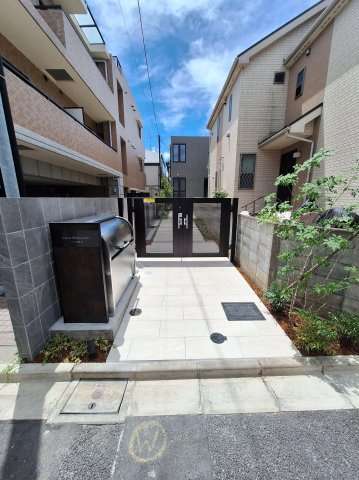 ルミエ西落合のロビー