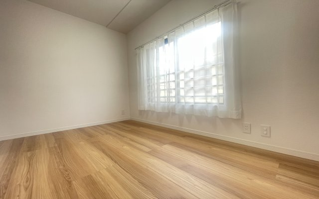 藤和シティコープ根岸の洋室|充分な広さと収納機能を備えた部屋はお子様の自発性と成長を促します。お子様の成長を支える、勉強や好きなことに没頭する学びの空間にどうぞ。