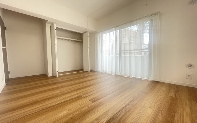 藤和シティコープ根岸の洋室|収納付きでお子様の成長に合わせた家具の配置がしやすいお部屋です。